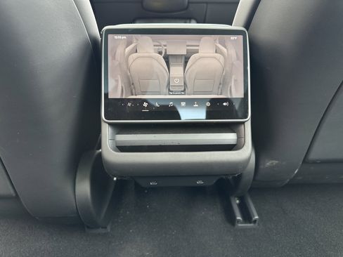 Used 2024 Tesla Model 3 image 31