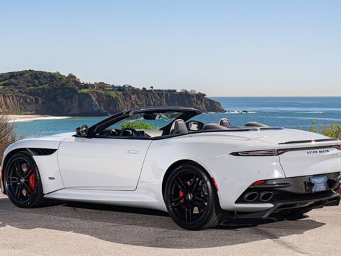 Used 2023 Aston Martin DBS Volante image 5
