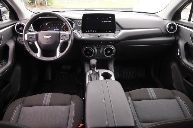 Used 2025 Chevrolet Blazer LT AWD/4WD image 20