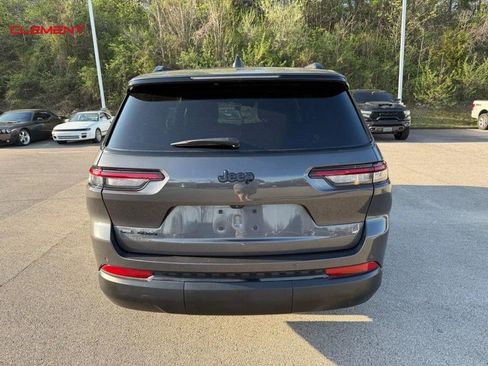 Used 2023 Jeep Grand Cherokee L Laredo image 7