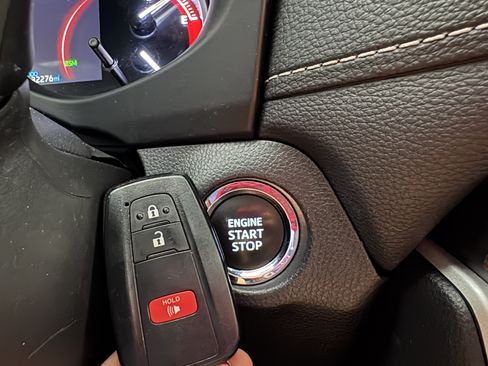 Certified 2025 Toyota RAV4 XLE AWD/4WD image 29