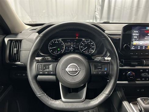 Used 2024 Nissan Pathfinder SL w/ Cargo Package image 34