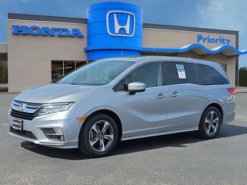 Certified 2018 Honda Odyssey Touring image 1