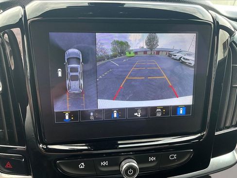 Used 2023 Chevrolet Traverse RS AWD/4WD image 14