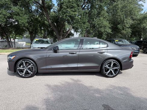 Certified 2025 Volvo S60 B5 Plus w/ Protection Package Premier FWD image 3