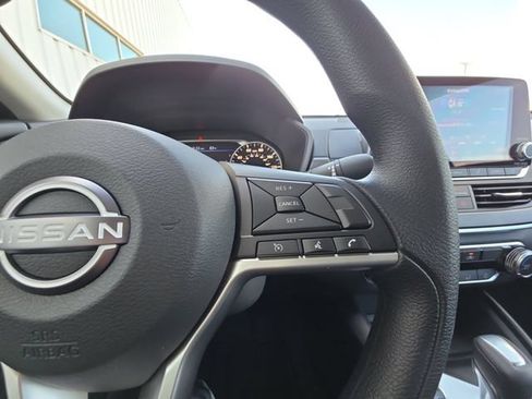 New 2026 Nissan Altima 2.5 SV FWD image 12