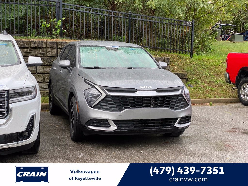 Used 2025 Kia Sportage LX FWD image 1