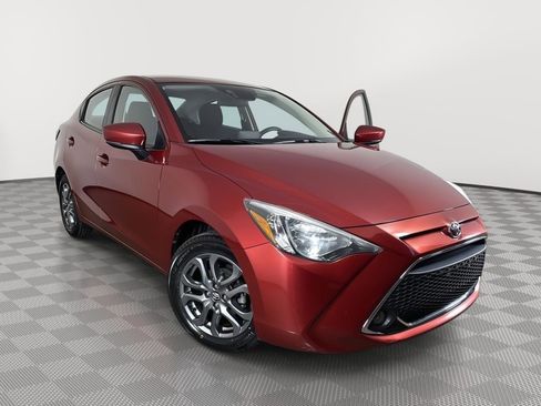 Used 2020 Toyota Yaris LE image 1