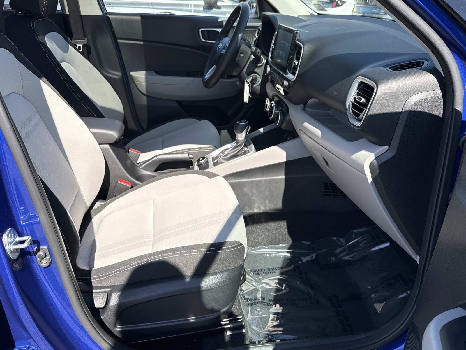 Used 2023 Hyundai Venue SEL w/ Cargo Package FWD image 20
