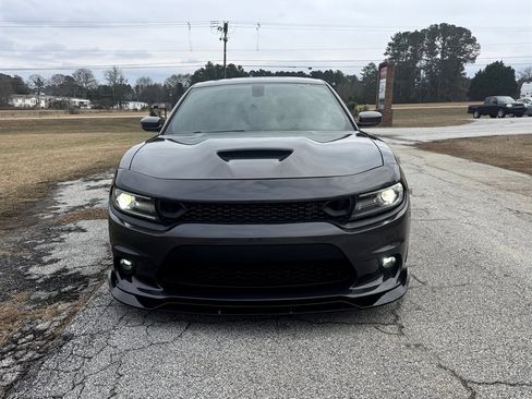 Used 2016 Dodge Charger SRT w/ Harman/Kardon Audio Group image 2