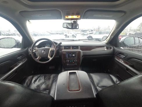 Used 2009 GMC Yukon Denali image 26
