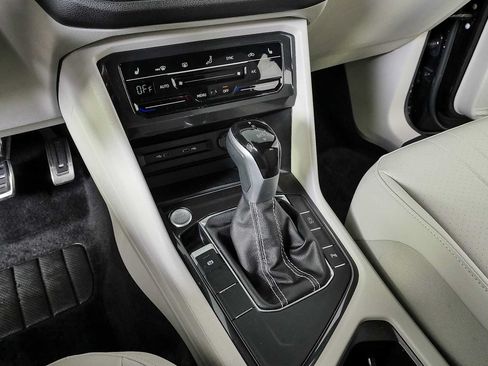 Certified 2023 Volkswagen Tiguan SE R-Line FWD image 19