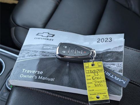 Used 2023 Chevrolet Traverse RS image 23