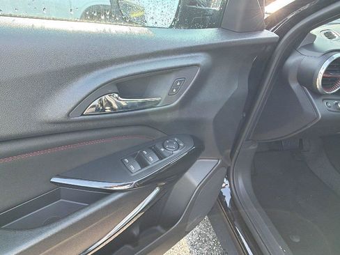 New 2026 Chevrolet Trax RS w/ Sunroof Package FWD image 17