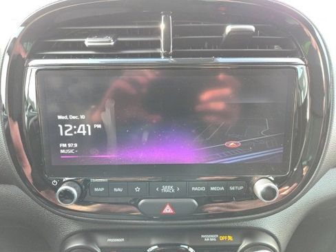 Certified 2023 Kia Soul S image 10