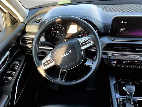 Used 2022 Kia Telluride LX image 9