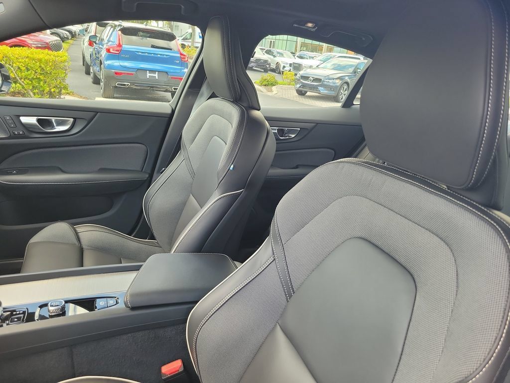 Used 2024 Volvo S60 B5 Plus w/ Climate Package AWD/4WD image 18