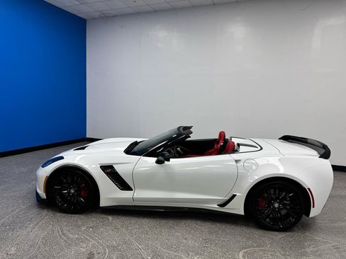 Used 2015 Chevrolet Corvette Z06 w/ 3LZ Preferred Equipment Group RWD image 9