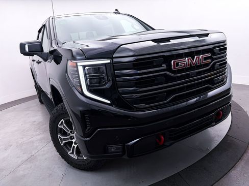 Used 2022 GMC Sierra 1500 AT4 w/ AT4 Premium Package AWD/4WD image 10