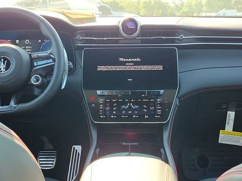 New 2026 Maserati Grecale Modena image 18