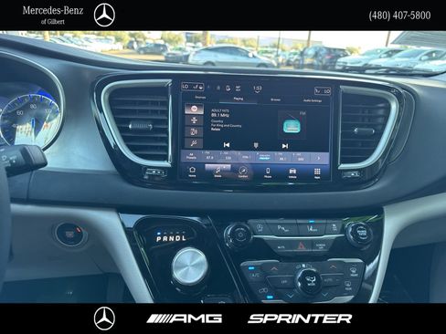 Used 2023 Chrysler Pacifica Touring-L FWD image 25