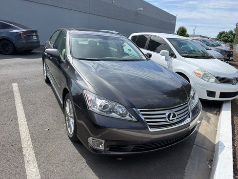 Used 2011 Lexus ES 350 image 2