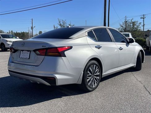 Used 2023 Nissan Altima 2.5 SV image 3
