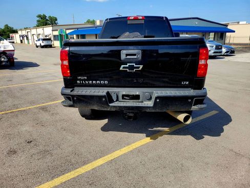 Used 2017 Chevrolet Silverado 2500 LTZ image 4