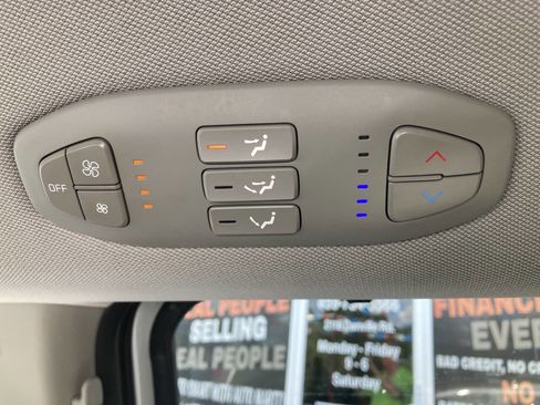 Used 2019 Kia Sedona EX image 40