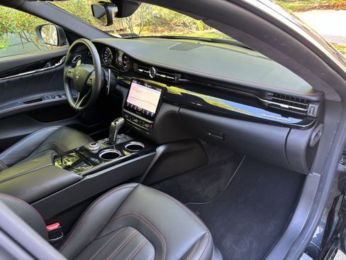 Used 2022 Maserati Quattroporte Modena Q4 image 22