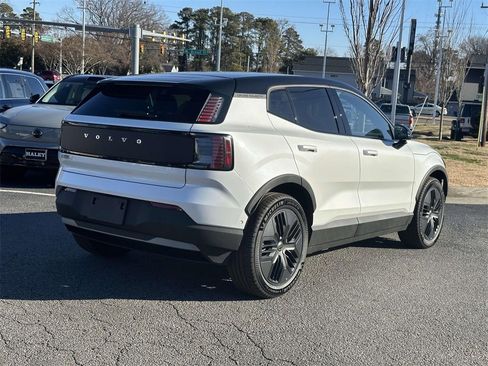 New 2026 Volvo EX30 Cross Country Ultra image 18