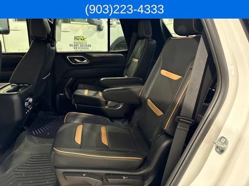 Used 2024 GMC Yukon AT4 w/ Technology Package AWD/4WD image 5