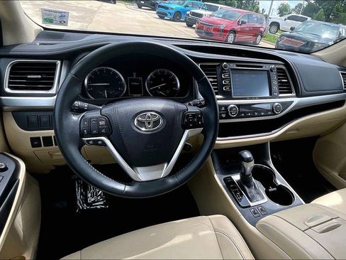 Used 2016 Toyota Highlander XLE FWD image 15