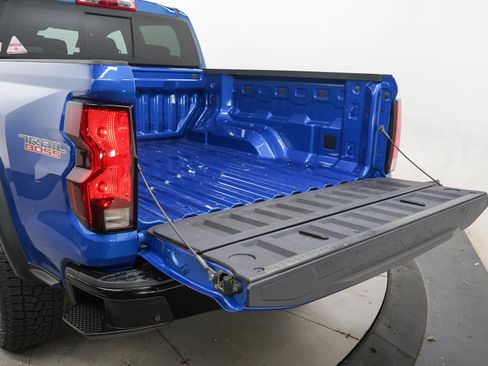 Used 2023 Chevrolet Colorado Trail Boss w/ Advanced Trailering Package AWD/4WD image 9