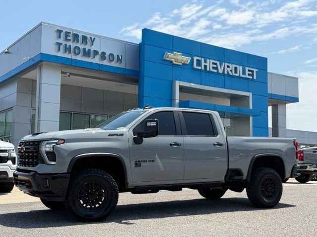 Used 2024 Chevrolet Silverado 2500 ZR2 w/ Technology Package AWD/4WD image 1