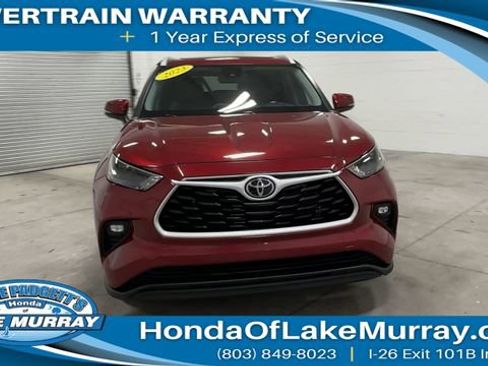 Used 2023 Toyota Highlander XLE FWD image 6