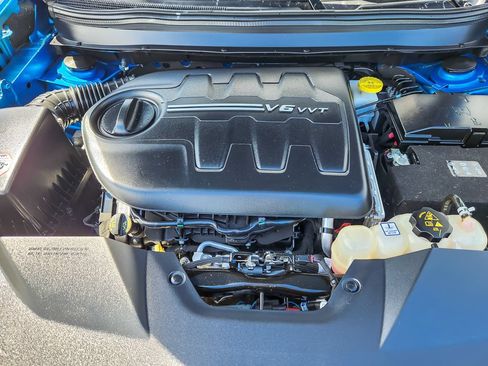 Used 2019 Jeep Cherokee Trailhawk AWD/4WD image 24