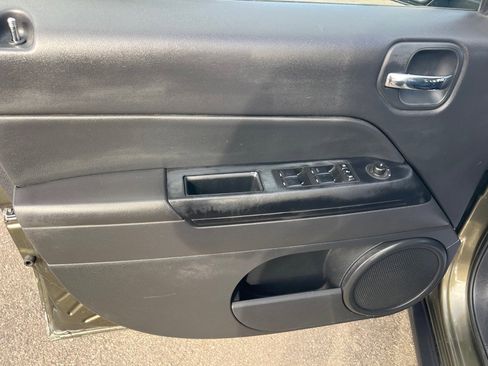 Used 2016 Jeep Patriot 4WD image 23