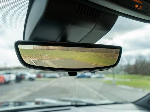 Used 2023 GMC Yukon Denali Ultimate image 32