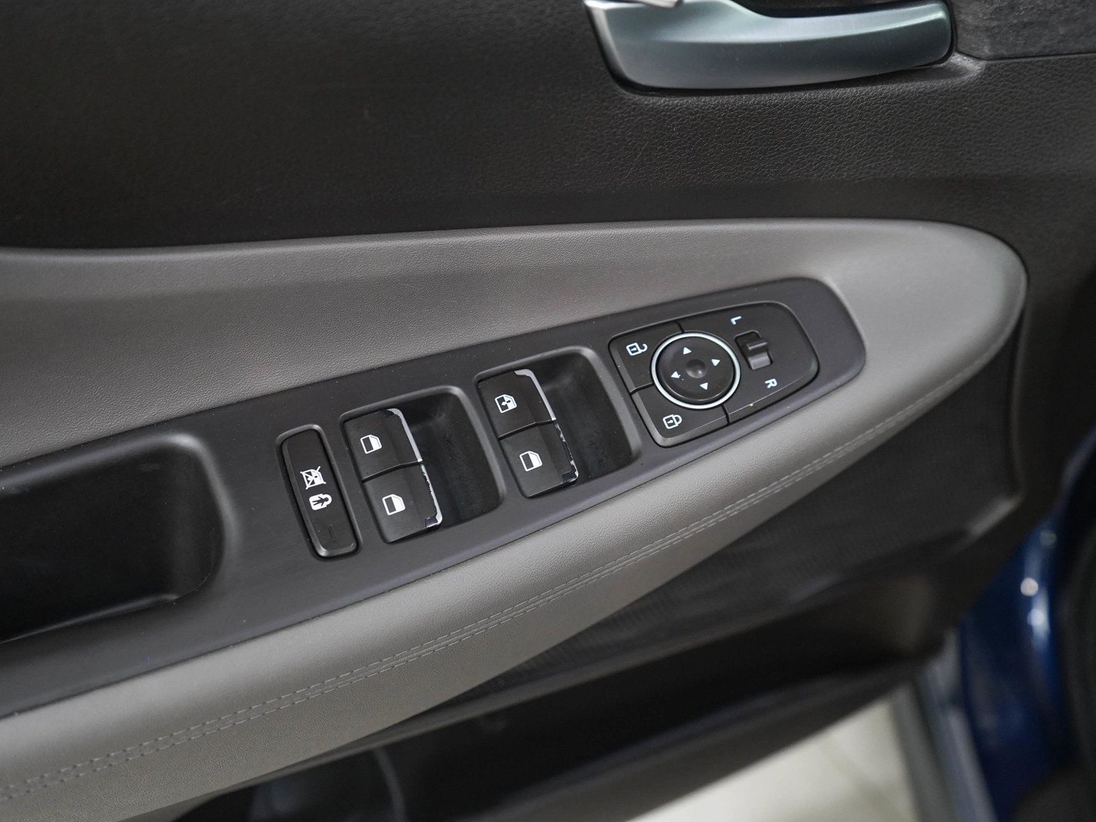 Used 2019 Hyundai Santa Fe SE AWD/4WD image 19