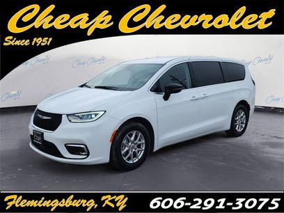 Used 2024 Chrysler Pacifica Touring-L