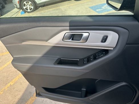 New 2026 Ford Explorer Active image 11