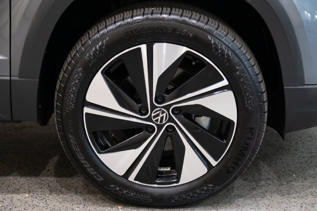 Certified 2024 Volkswagen Taos SE AWD/4WD image 10
