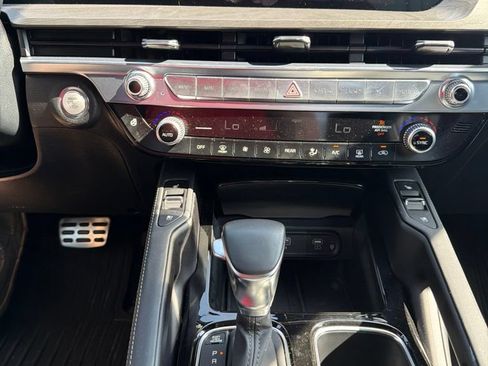 Certified 2025 Kia Telluride SX Prestige X-Line AWD/4WD image 16