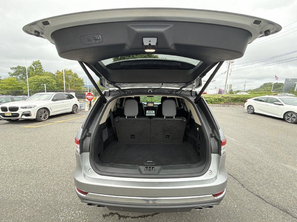 Used 2023 Lincoln Aviator AWD w/ Premium Package image 27