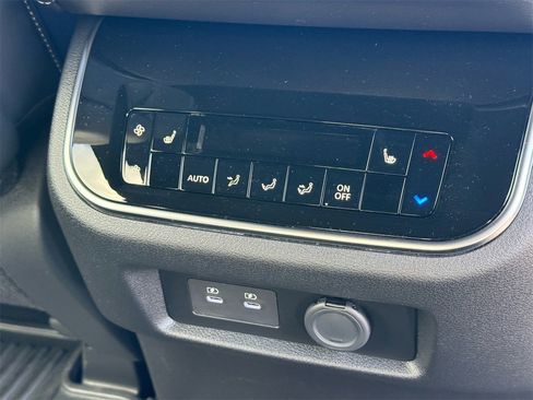 New 2025 Nissan Armada Platinum Reserve image 28