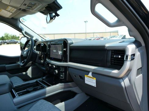 New 2026 Ford F250 XLT w/ XLT Premium Package AWD/4WD image 13