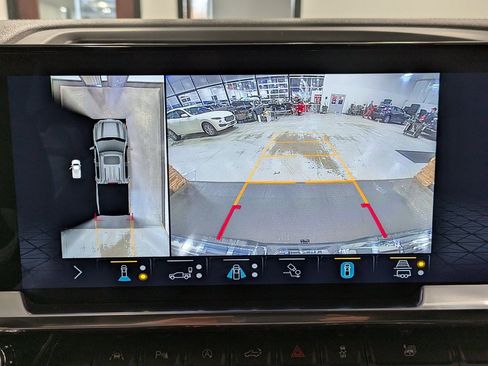 Used 2022 GMC Sierra 1500 Elevation w/ Preferred Package image 12