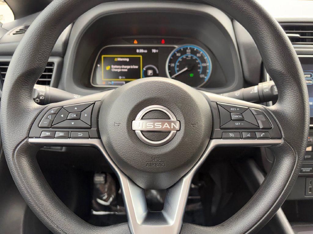 Used 2025 Nissan Leaf S FWD image 11