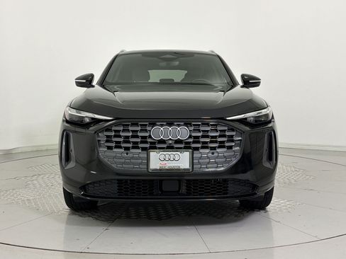 Certified 2025 Audi Q5 Premium w/ Convenience Package AWD/4WD image 6